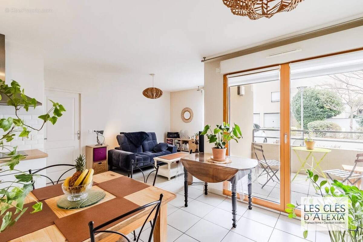 Appartement à MILLERY
