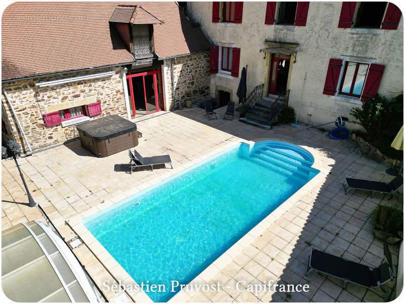 Maison à SARRAZAC