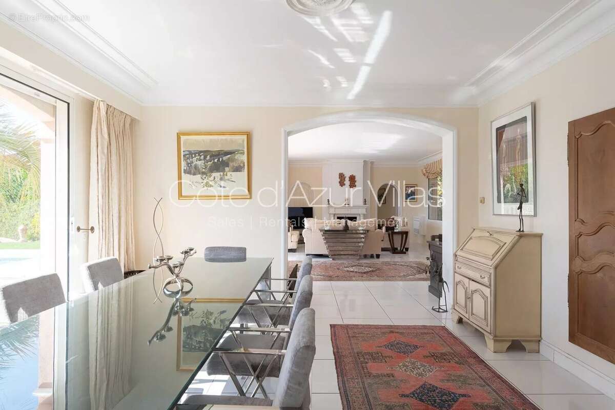 Maison à MOUGINS