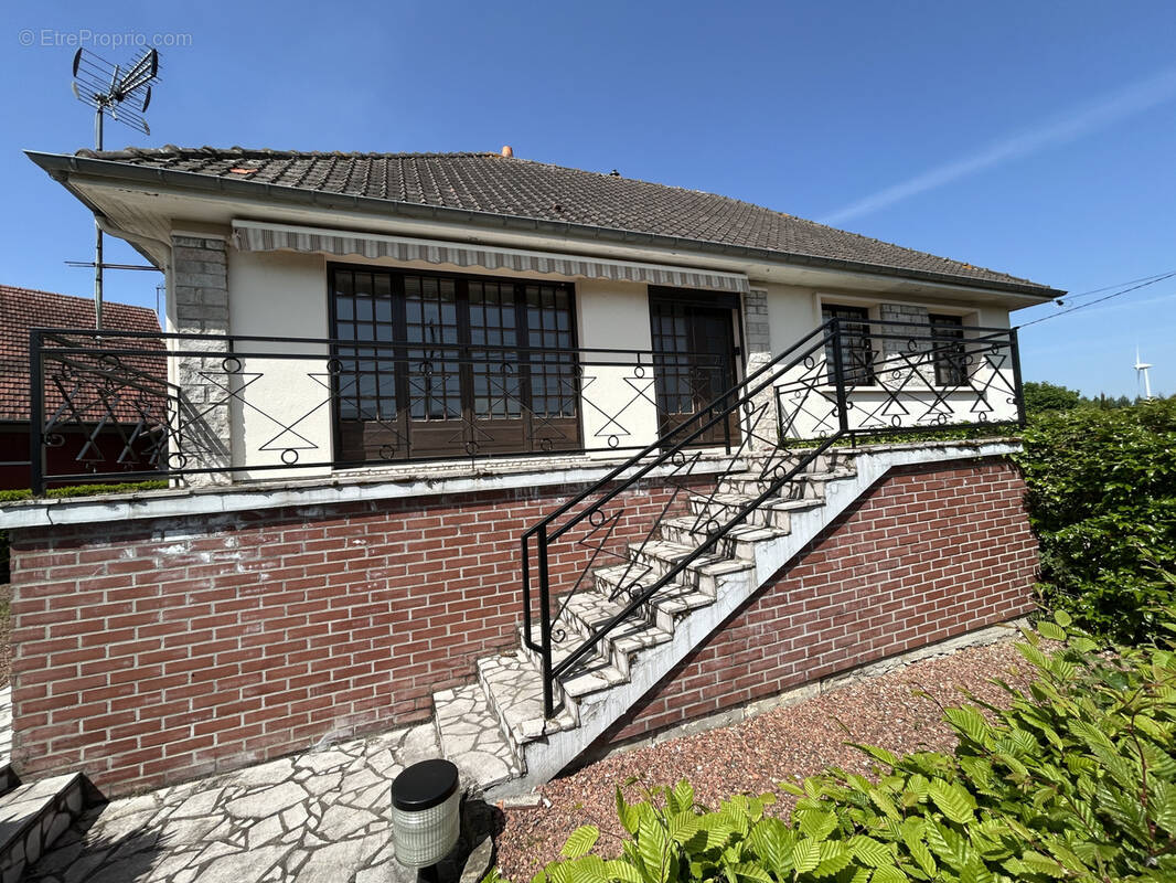 Maison à FEUQUIERES-EN-VIMEU