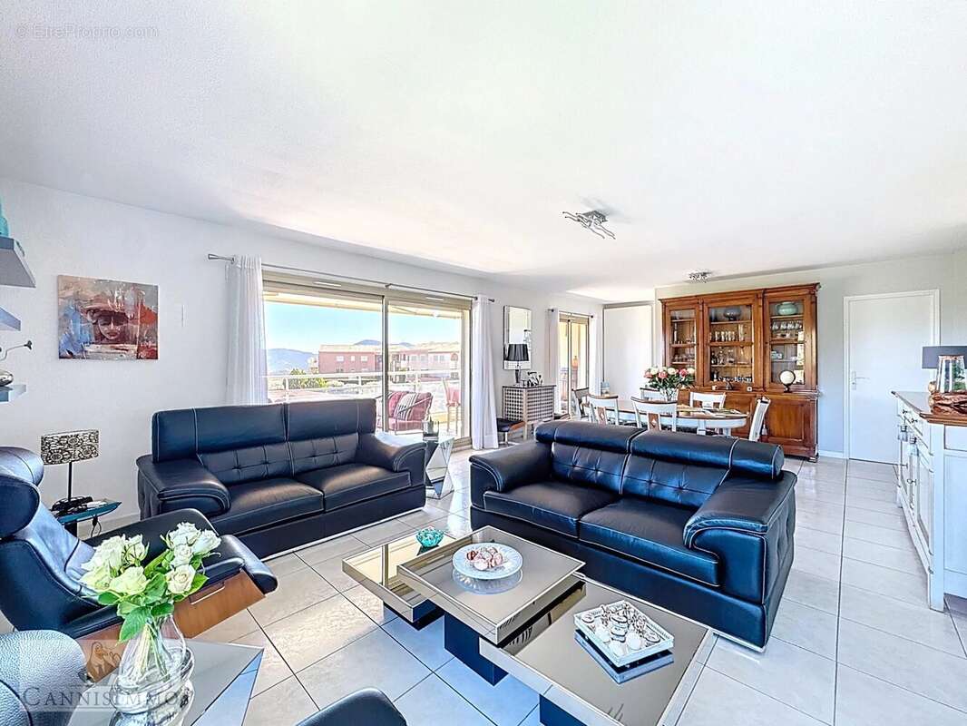 Appartement à MANDELIEU-LA-NAPOULE