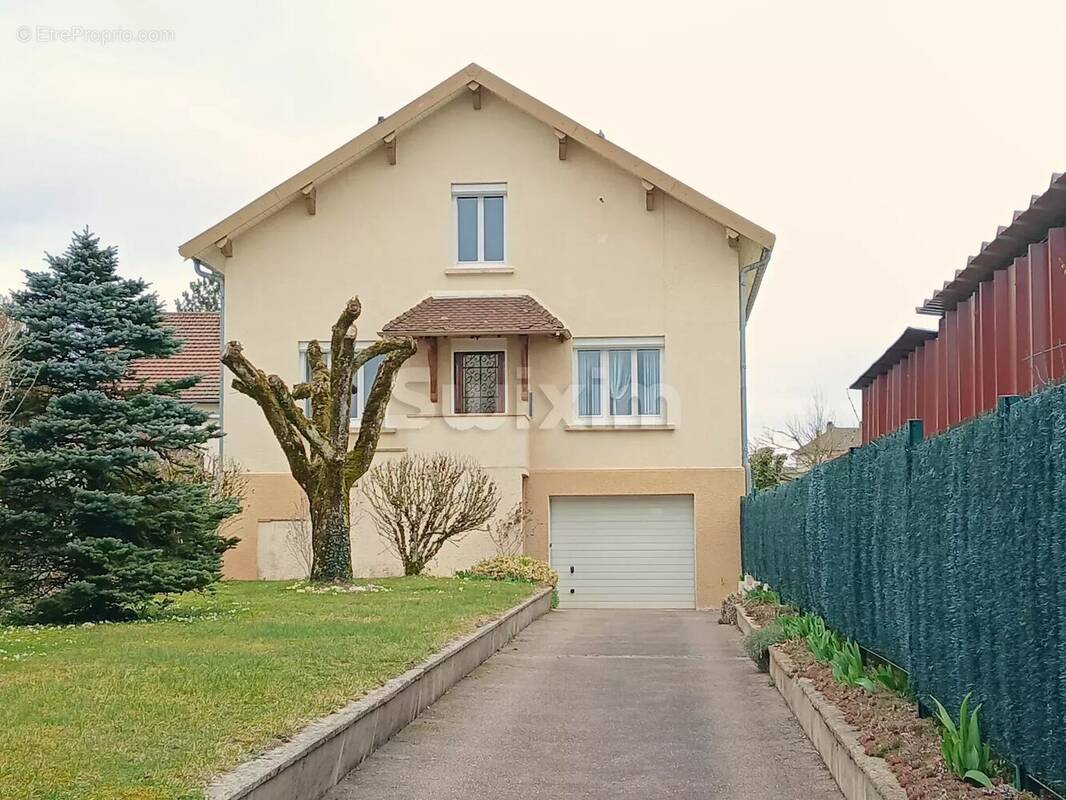 Maison à CHAMPAGNOLE