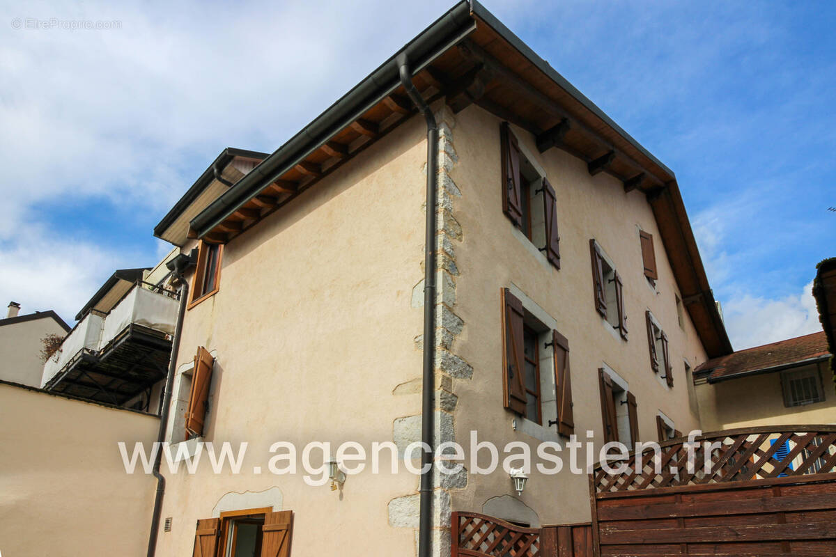 Maison à DIVONNE-LES-BAINS