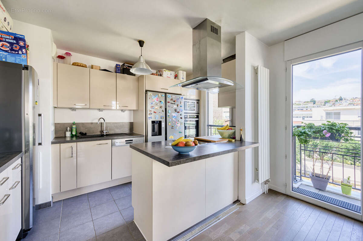 Appartement à SURESNES