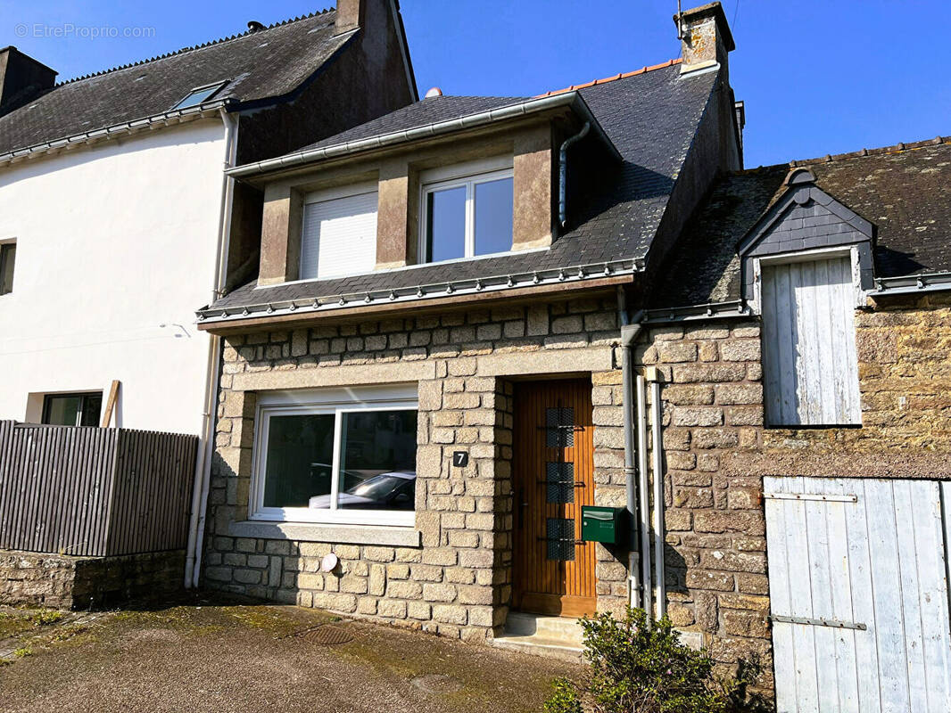 Maison à SAINT-GUYOMARD