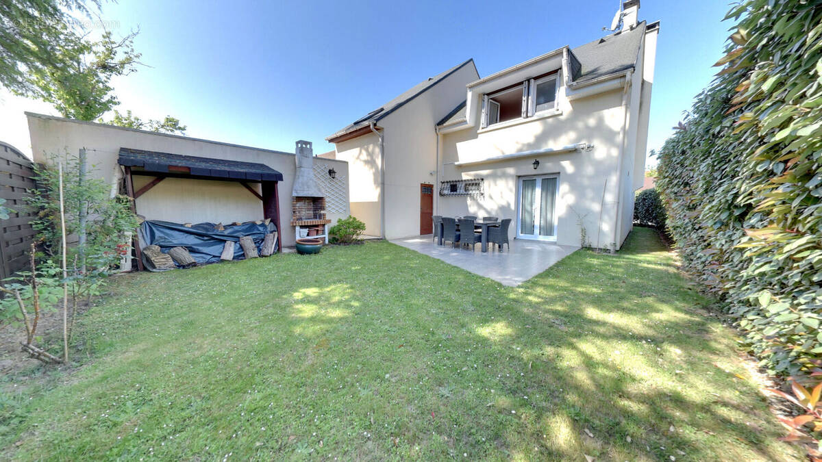 Maison à ROISSY-EN-BRIE
