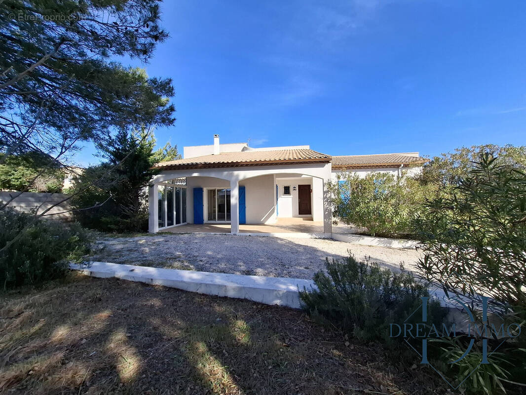 Maison à COMBAILLAUX