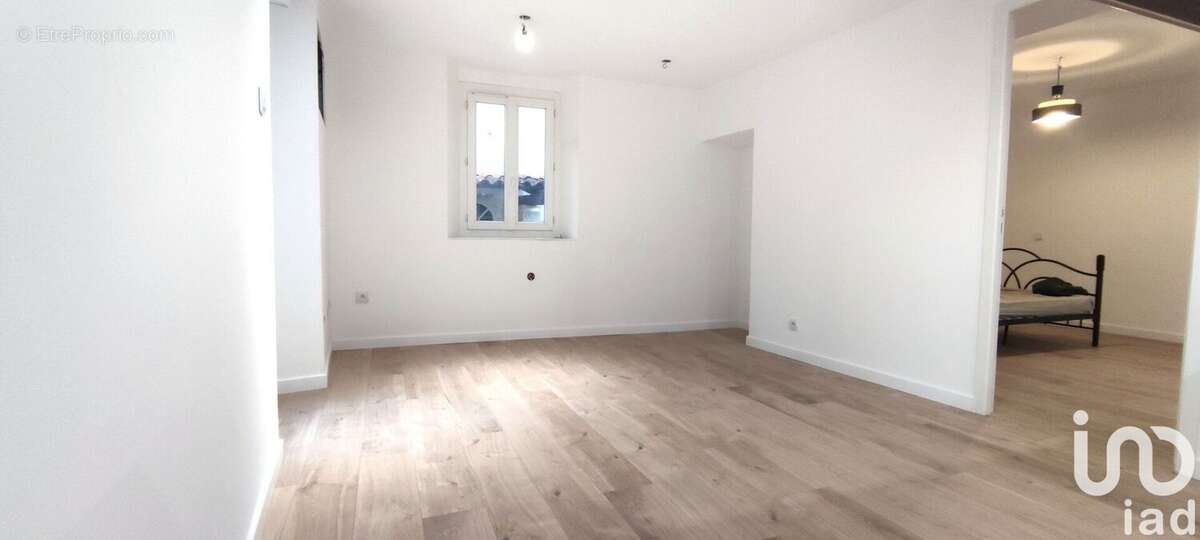 Photo 3 - Appartement à LE REVEST-LES-EAUX