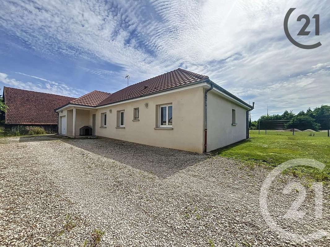 Maison à FONTAINE-LES-GRES