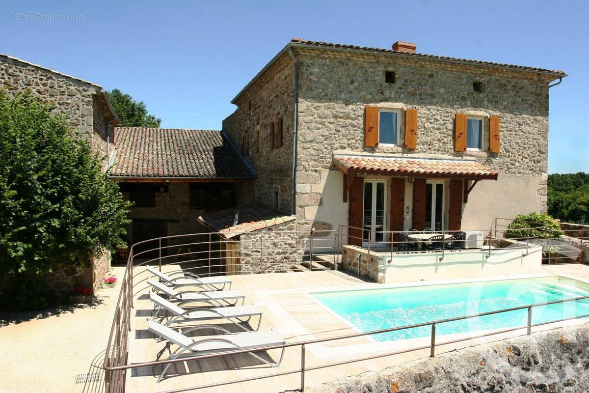 Maison à FELINES