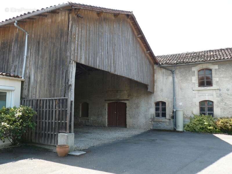 Appartement à COGNAC