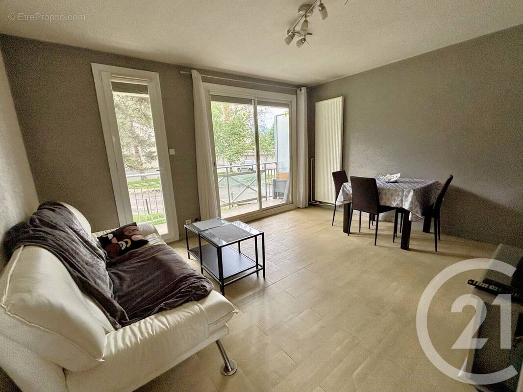 Appartement à SAINT-MARTIN-D&#039;HERES