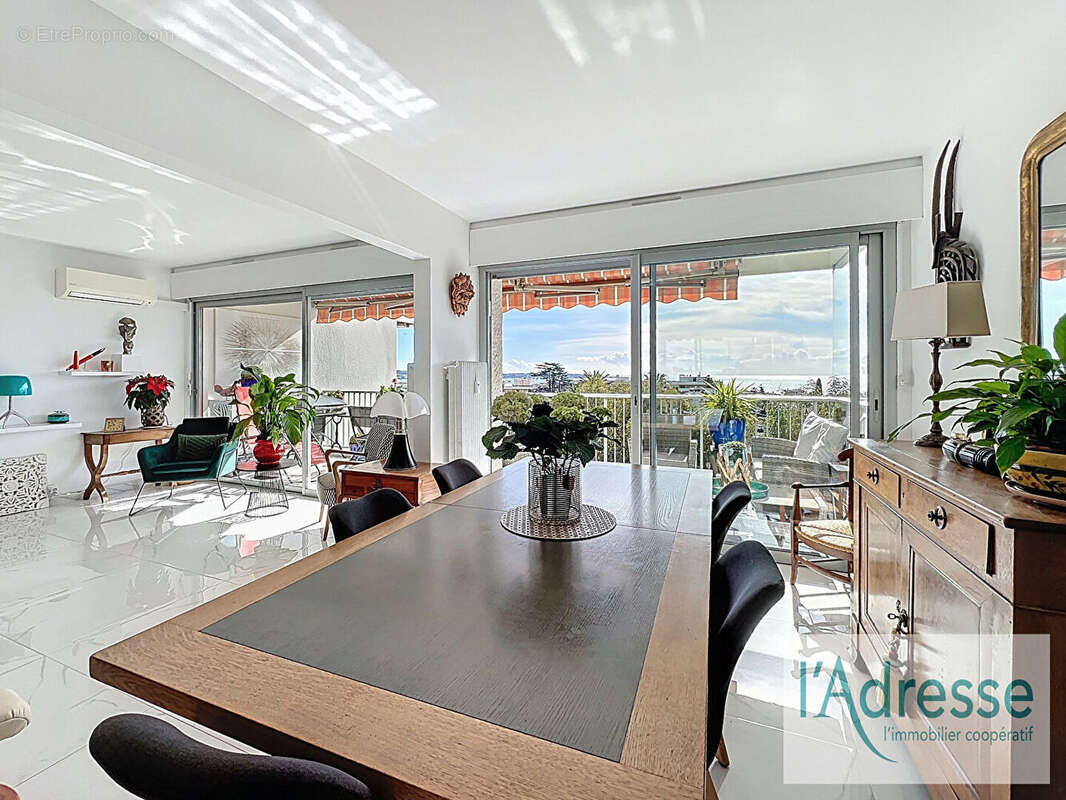 Appartement à VALLAURIS