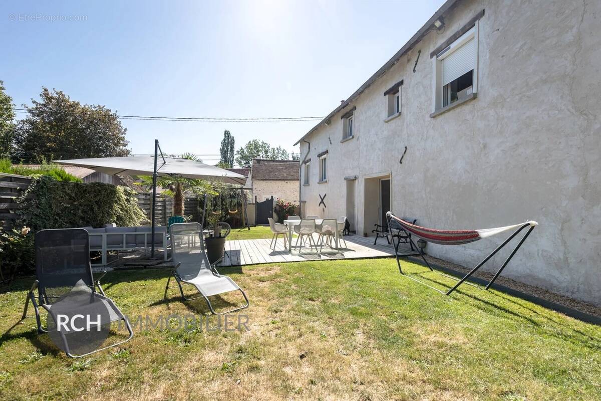 Maison à HOUDAN