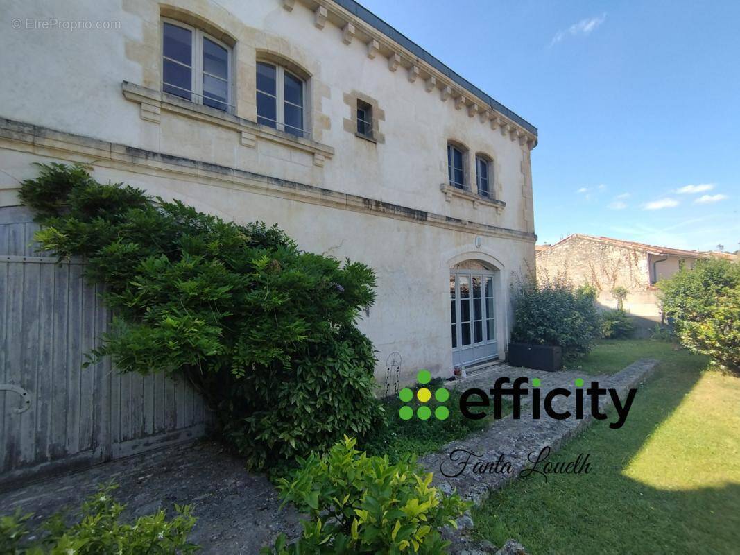 Appartement à FONTENAY-LE-COMTE