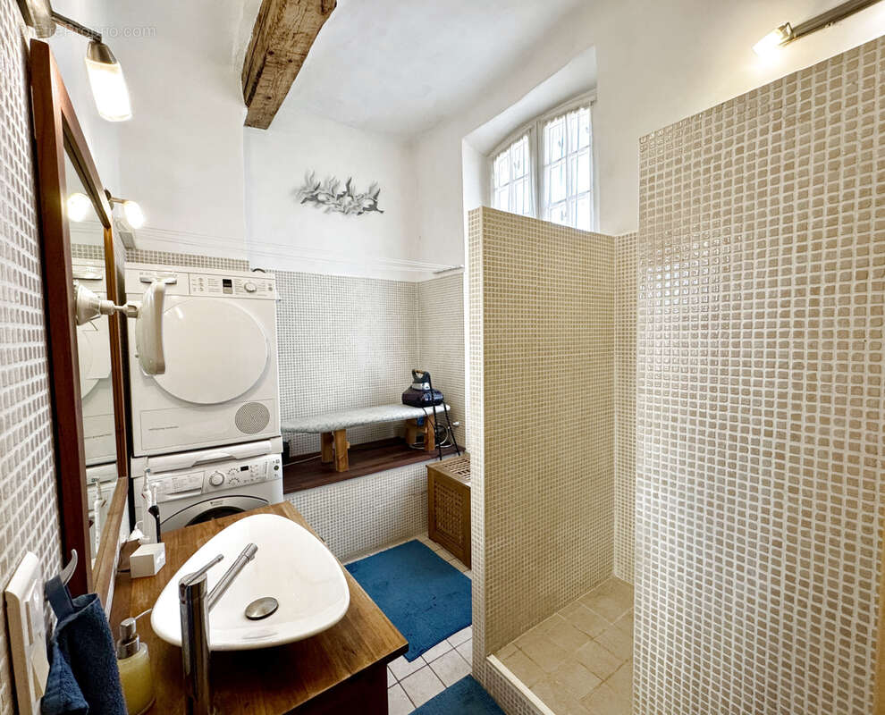 Appartement à MARSEILLE-2E
