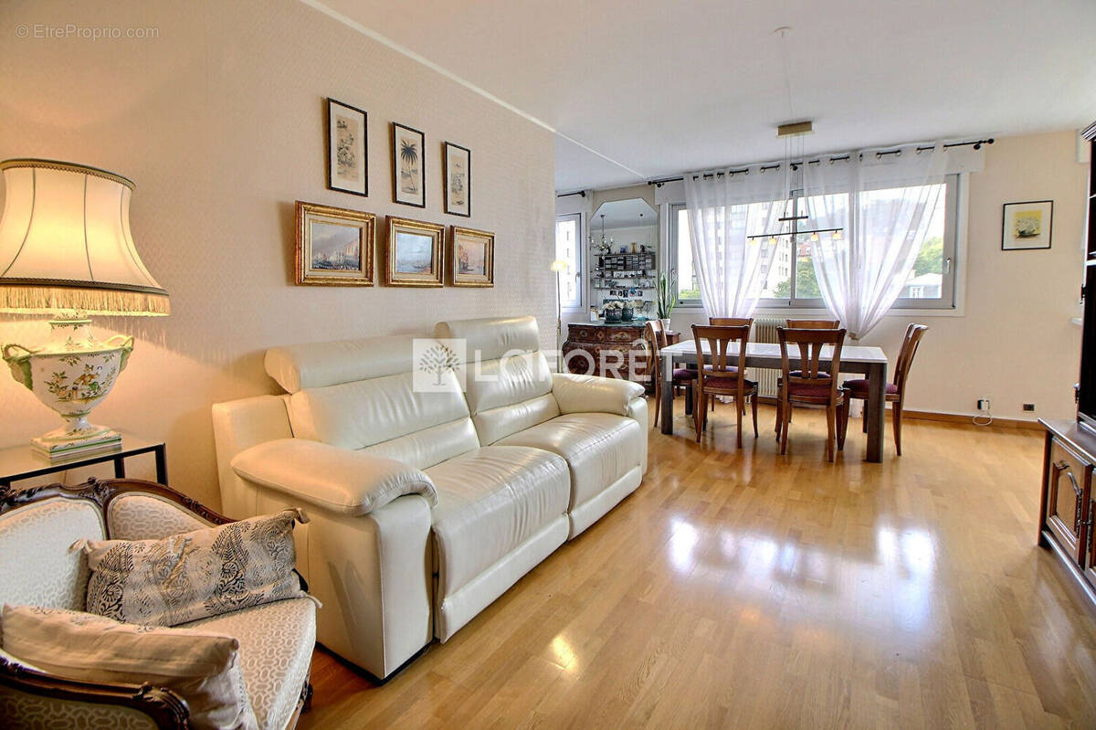 Appartement à SURESNES