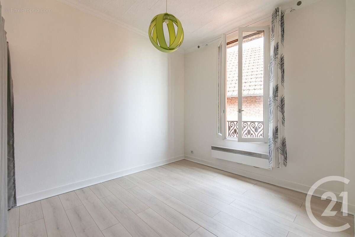 Appartement à SAINT-MAUR-DES-FOSSES