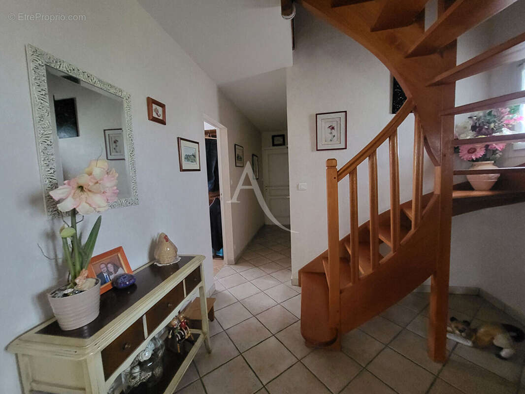 Maison à NUEIL-LES-AUBIERS