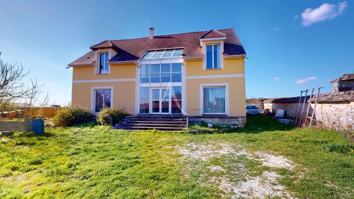 Maison à MORET-SUR-LOING