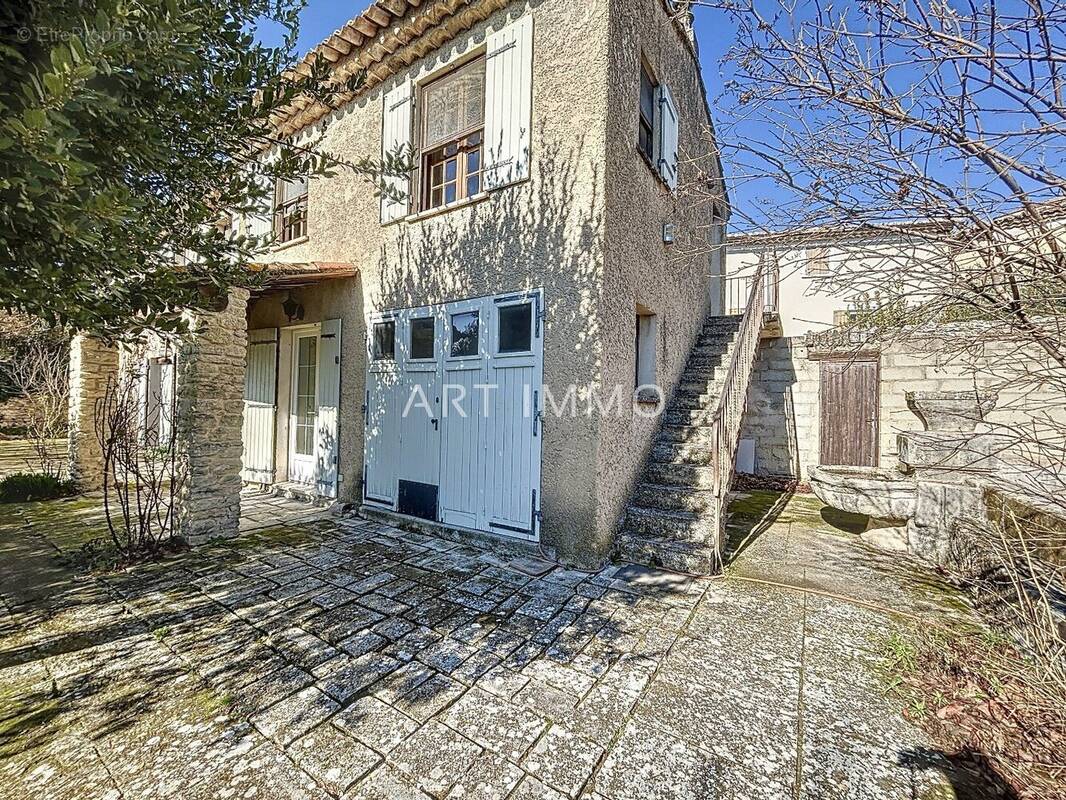 Maison à GORDES