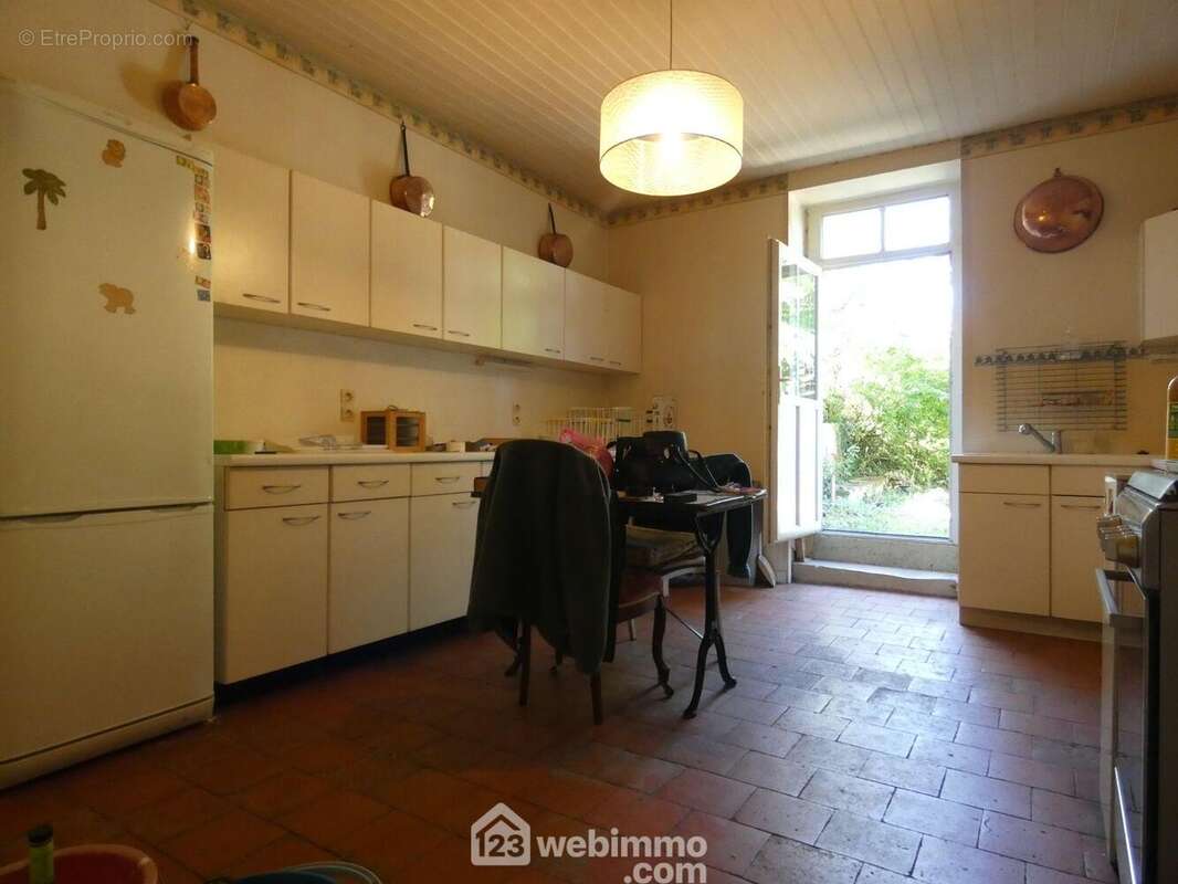 La cuisine de 18 m2, - Maison à ARCHIGNY