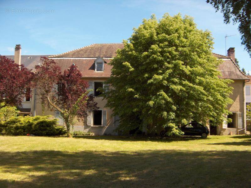Maison à CHATEAUNEUF-LA-FORET