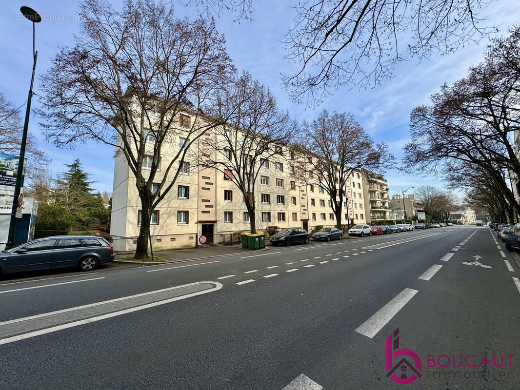 Appartement à LE PLESSIS-ROBINSON