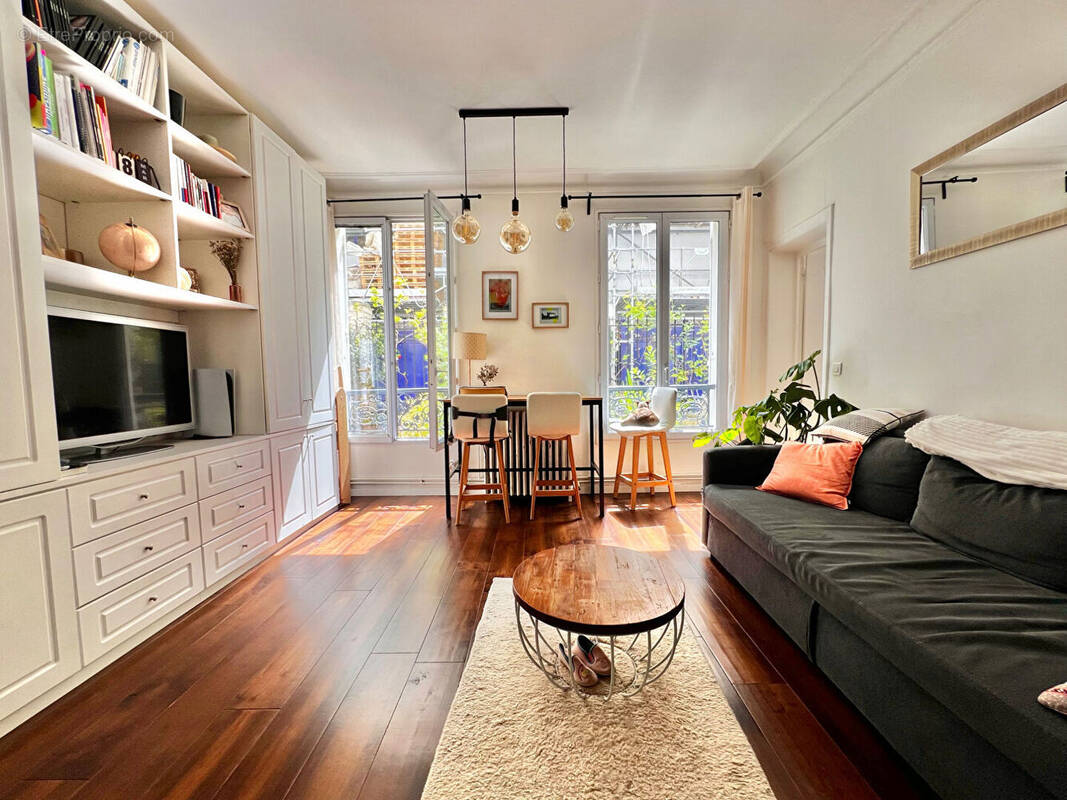 Appartement à PARIS-18E
