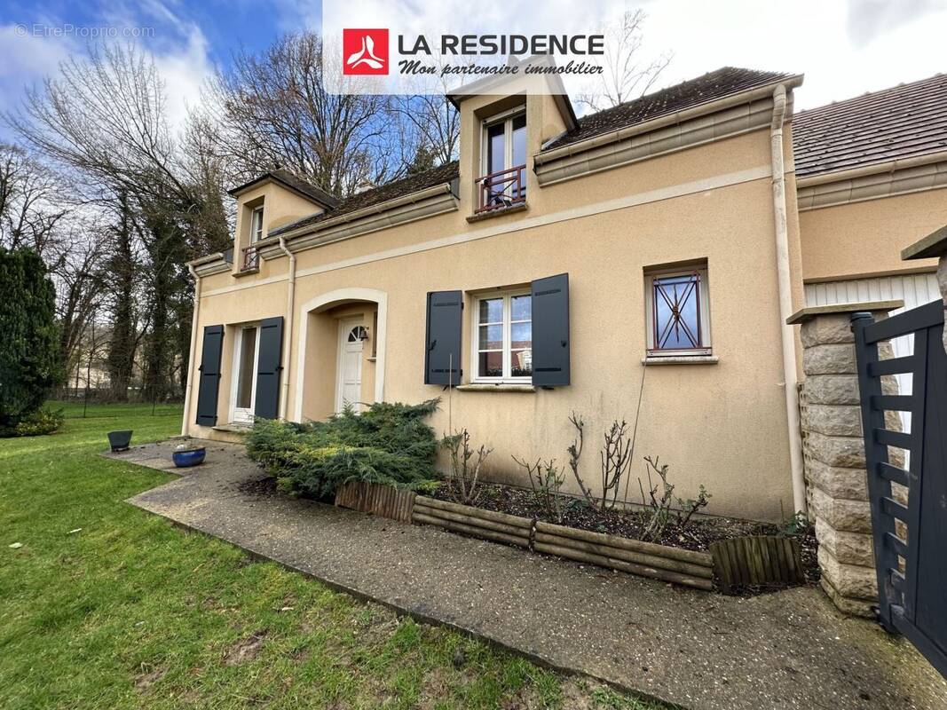 Maison à MAULE