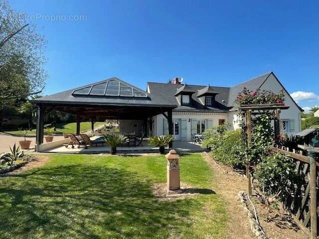 Maison à MONTREUIL-BELLAY