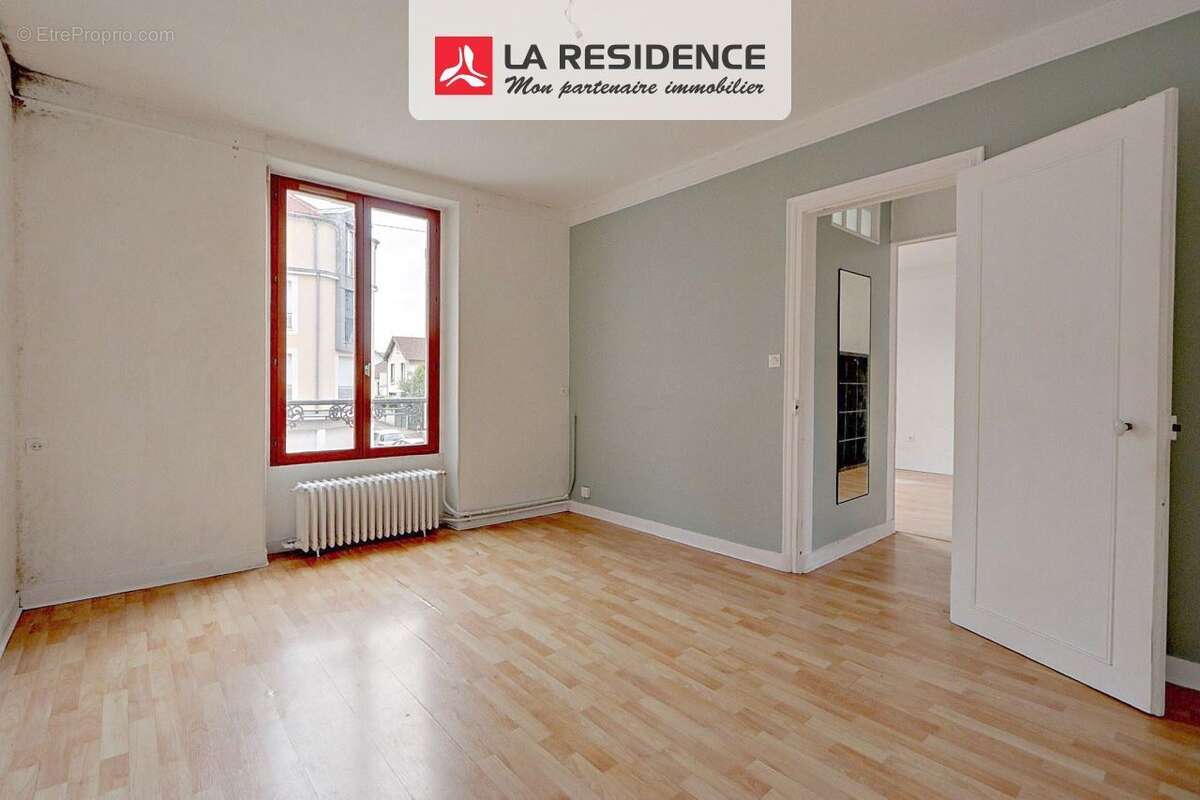 Appartement à BEAUCHAMP