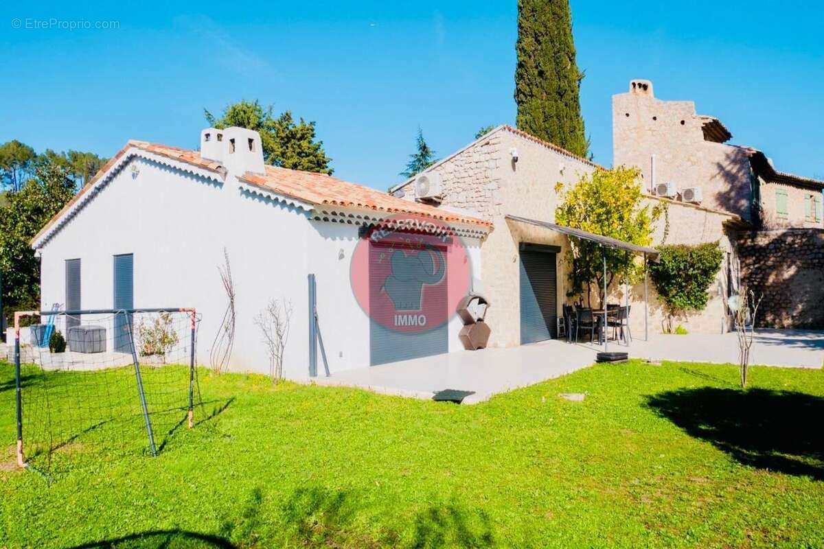 Maison à MOUGINS