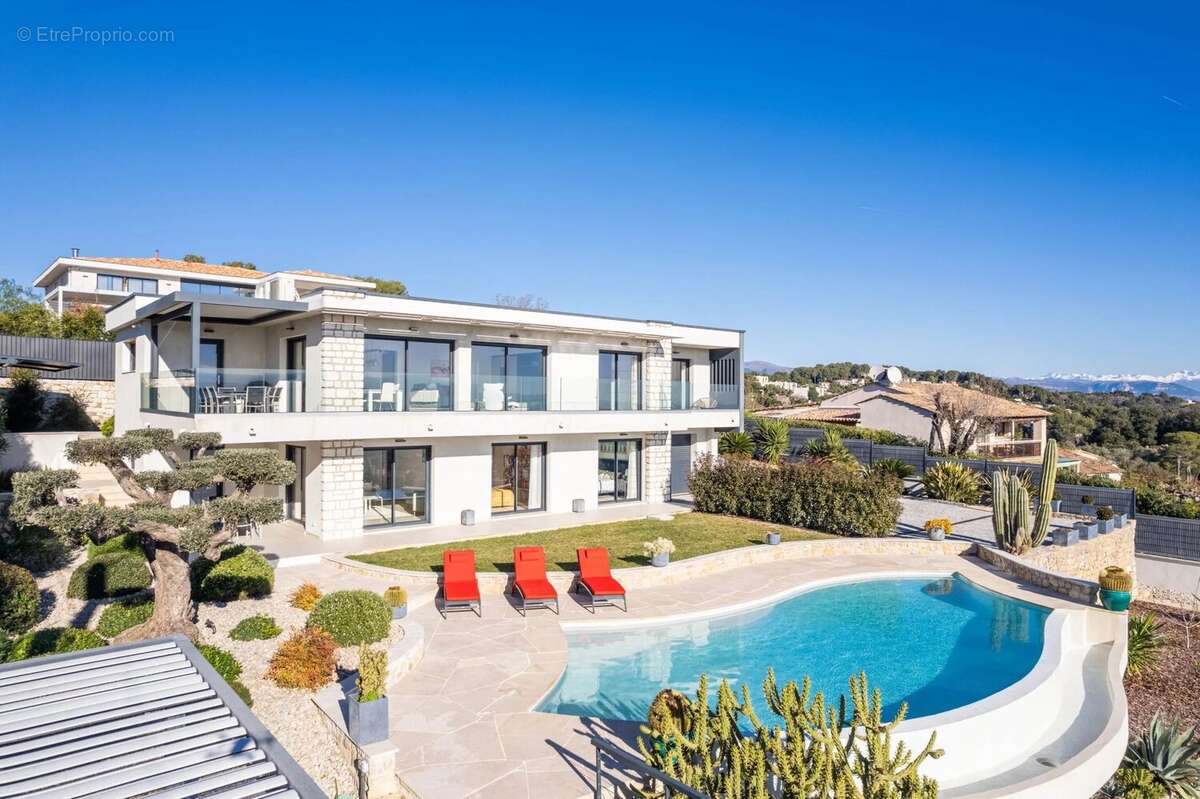 Maison à VALLAURIS