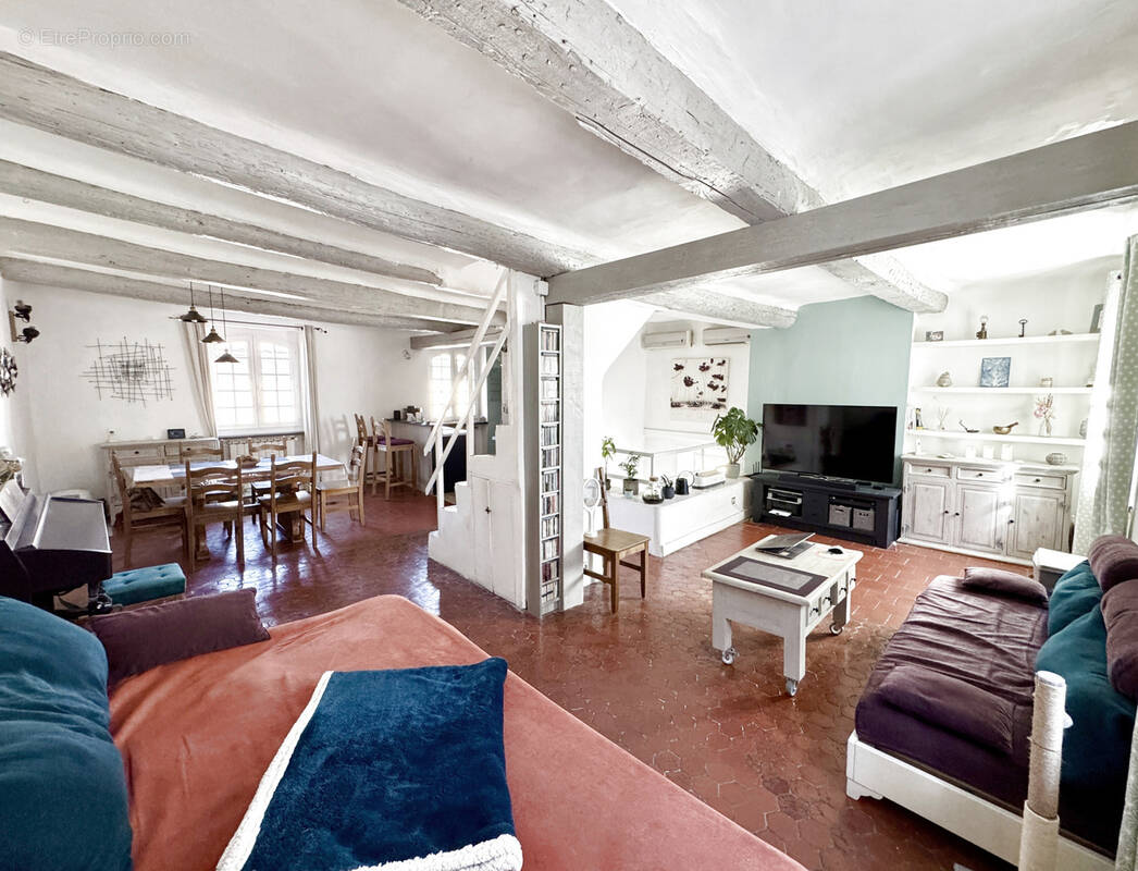 Appartement à MARSEILLE-2E