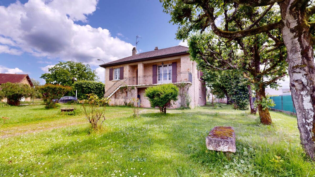 Maison à SAINT-CYPRIEN