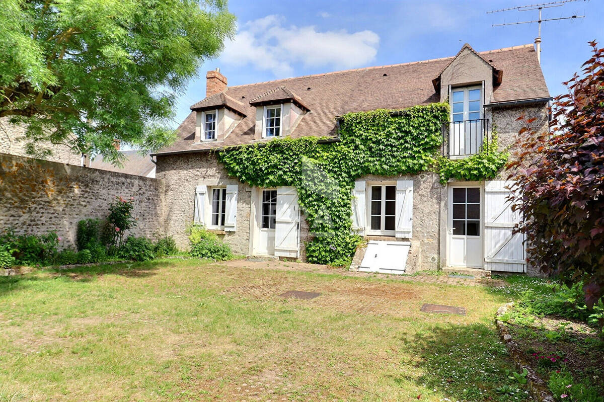 Maison à MEREVILLE