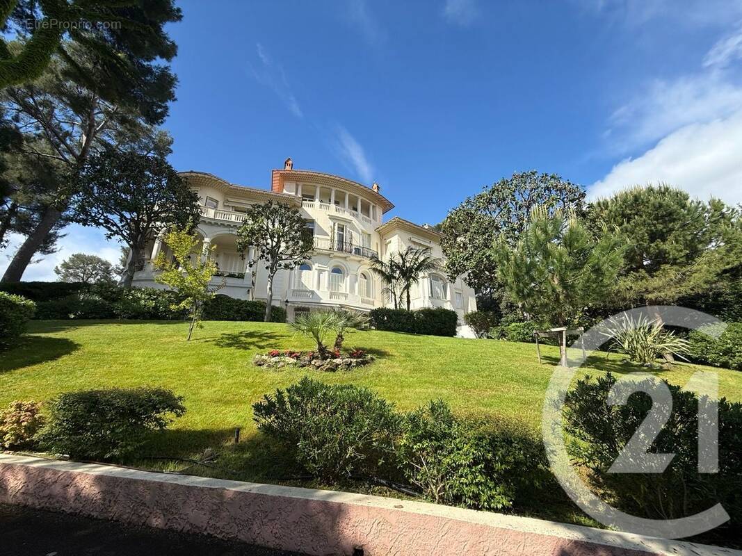Appartement à ROQUEBRUNE-CAP-MARTIN