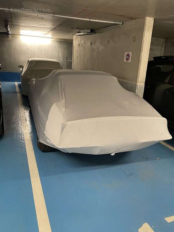 Emplacement double en enfilade - Parking à SURESNES