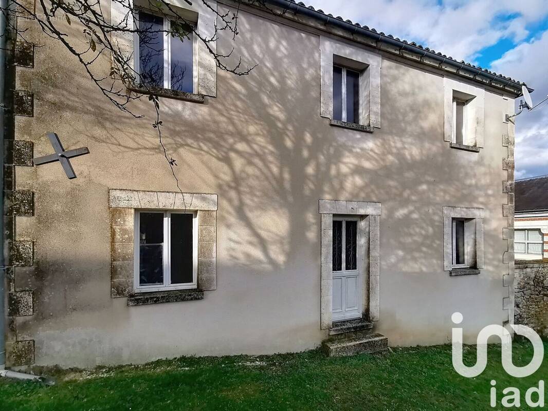 Photo 1 - Maison à CHARRAS