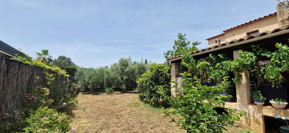 Maison à MOUGINS