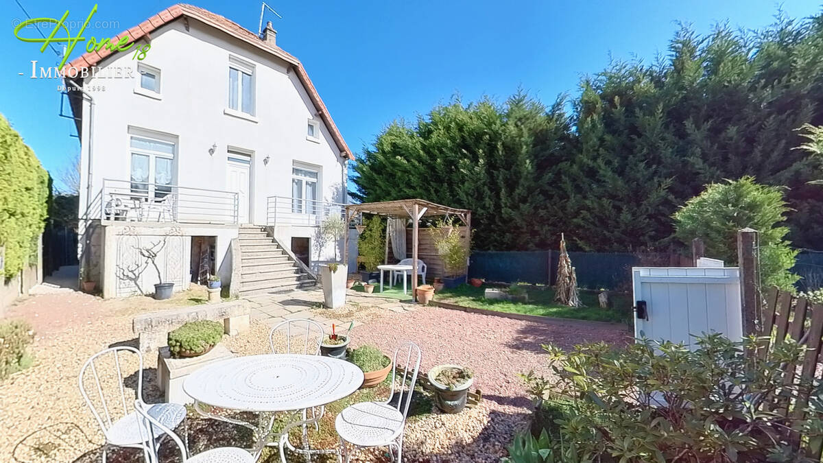 Maison à SAINT-DOULCHARD