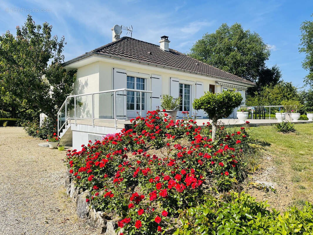 Maison à FLEURE