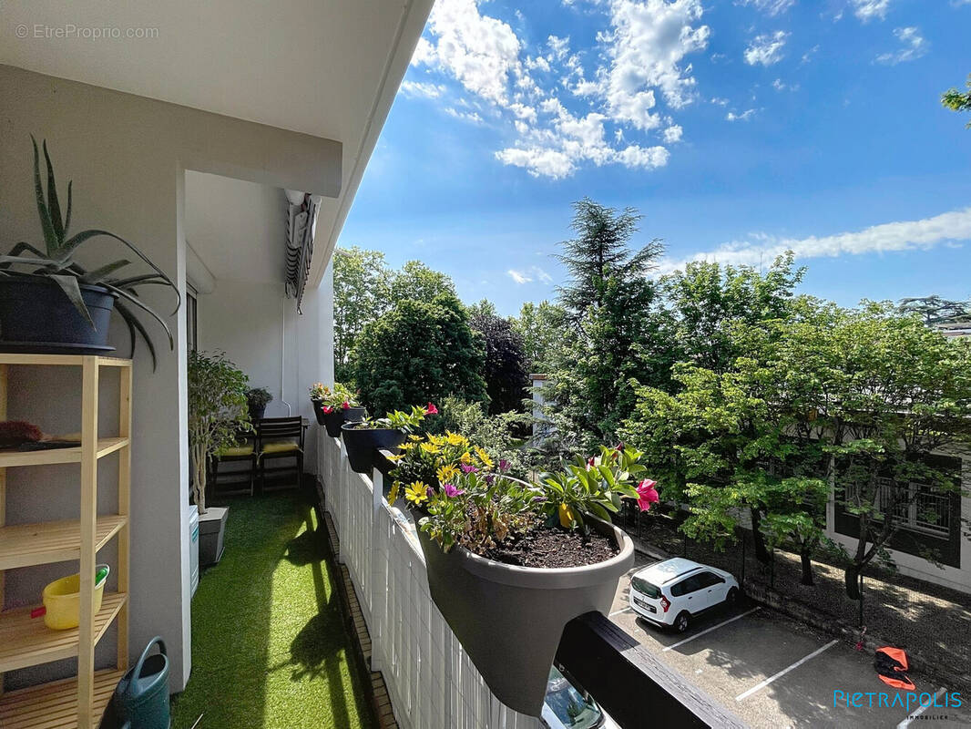 Appartement à SAINT-GENIS-LAVAL