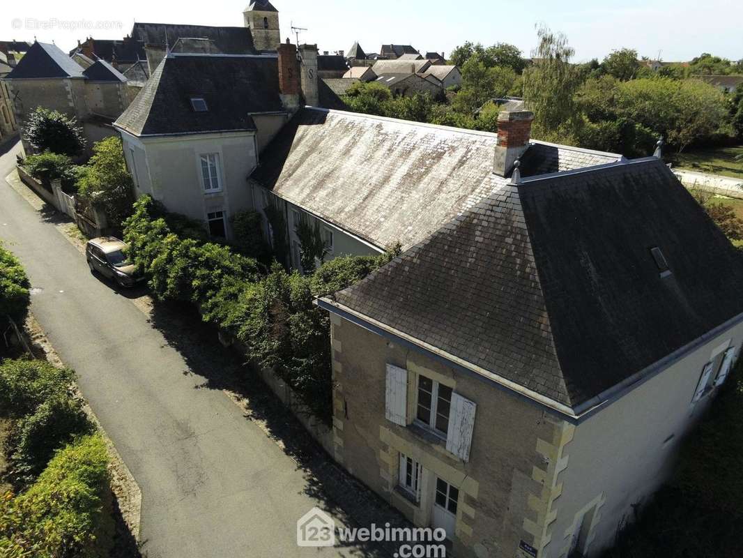 Maison de Maître de 284 m2 habitables, - Maison à ARCHIGNY