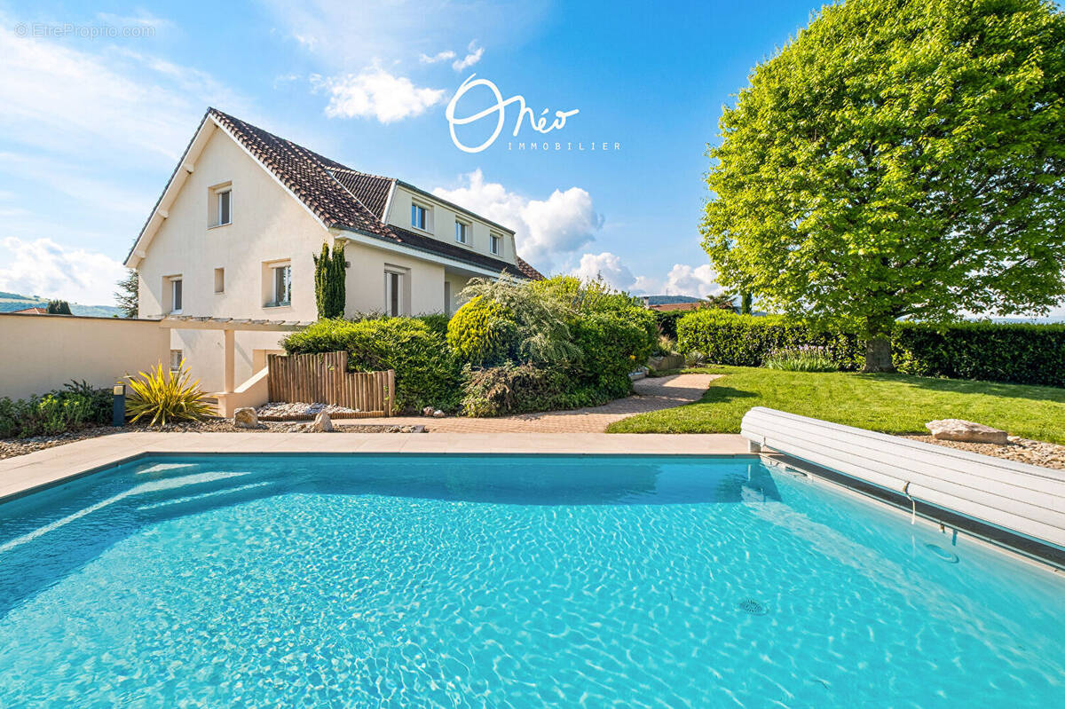 Maison à CHATEAUNEUF