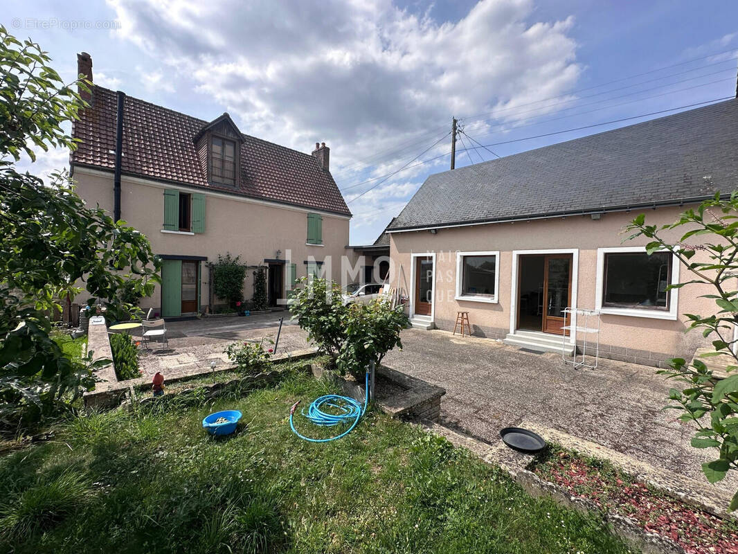 Maison à MAYET