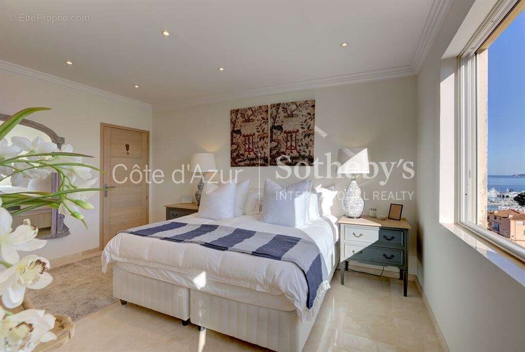 Appartement à MANDELIEU-LA-NAPOULE