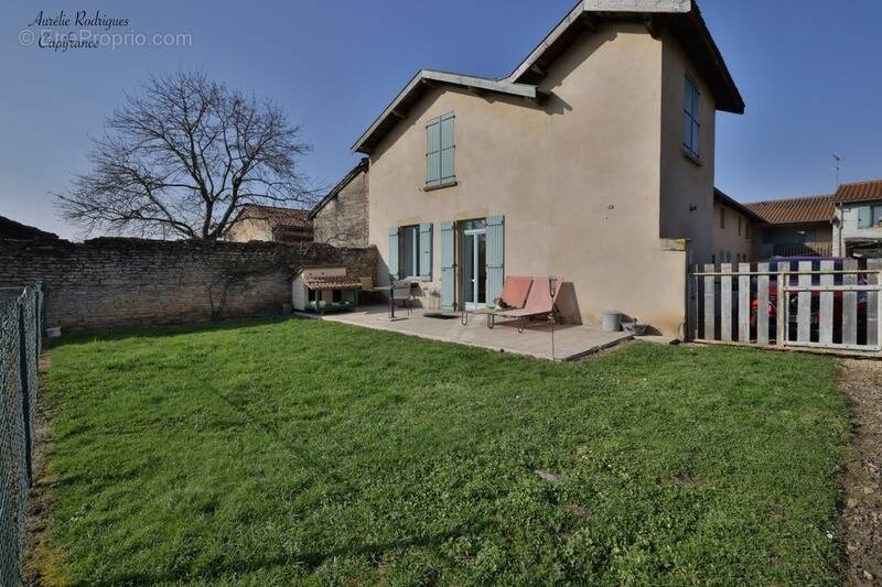 Appartement à CRECHES-SUR-SAONE