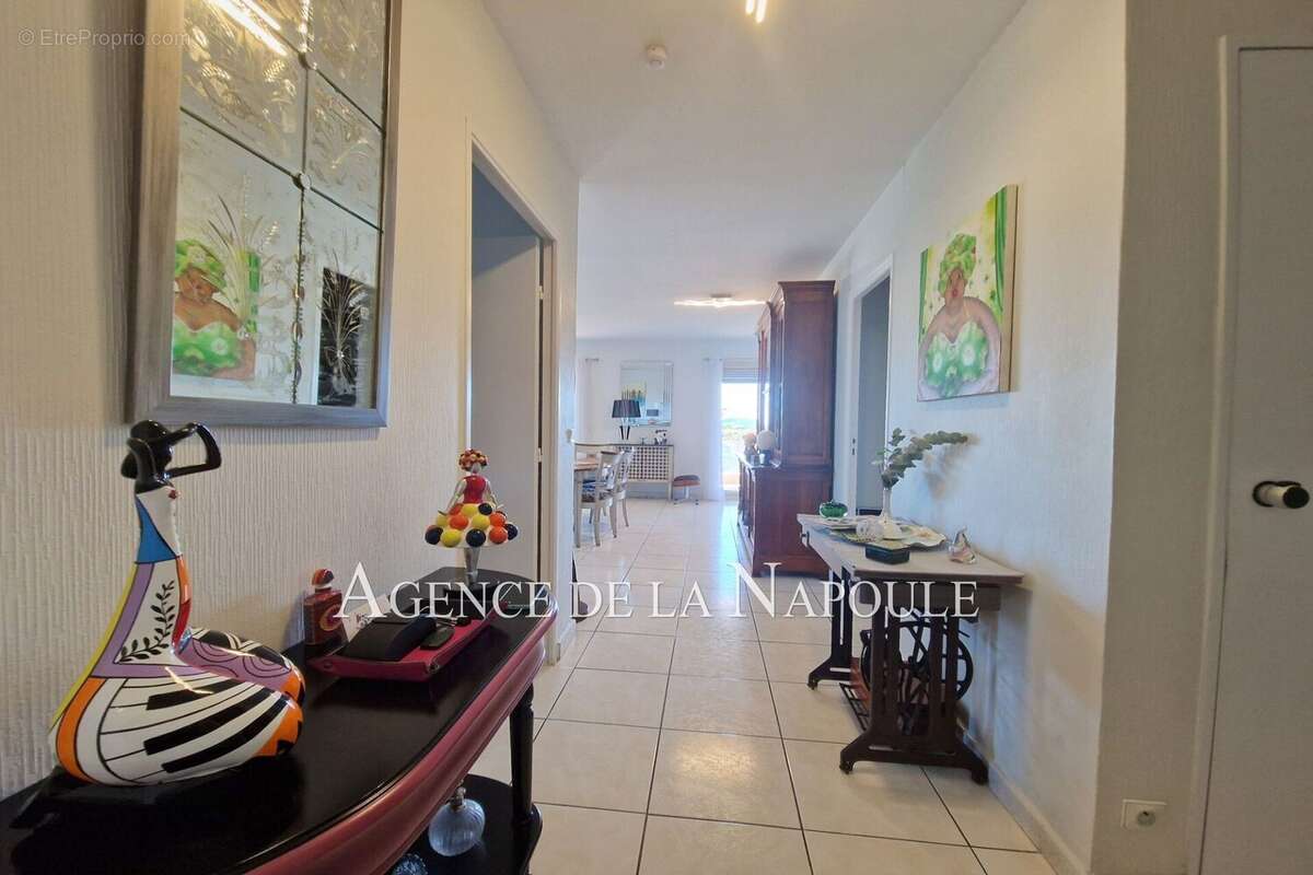 Appartement à MANDELIEU-LA-NAPOULE